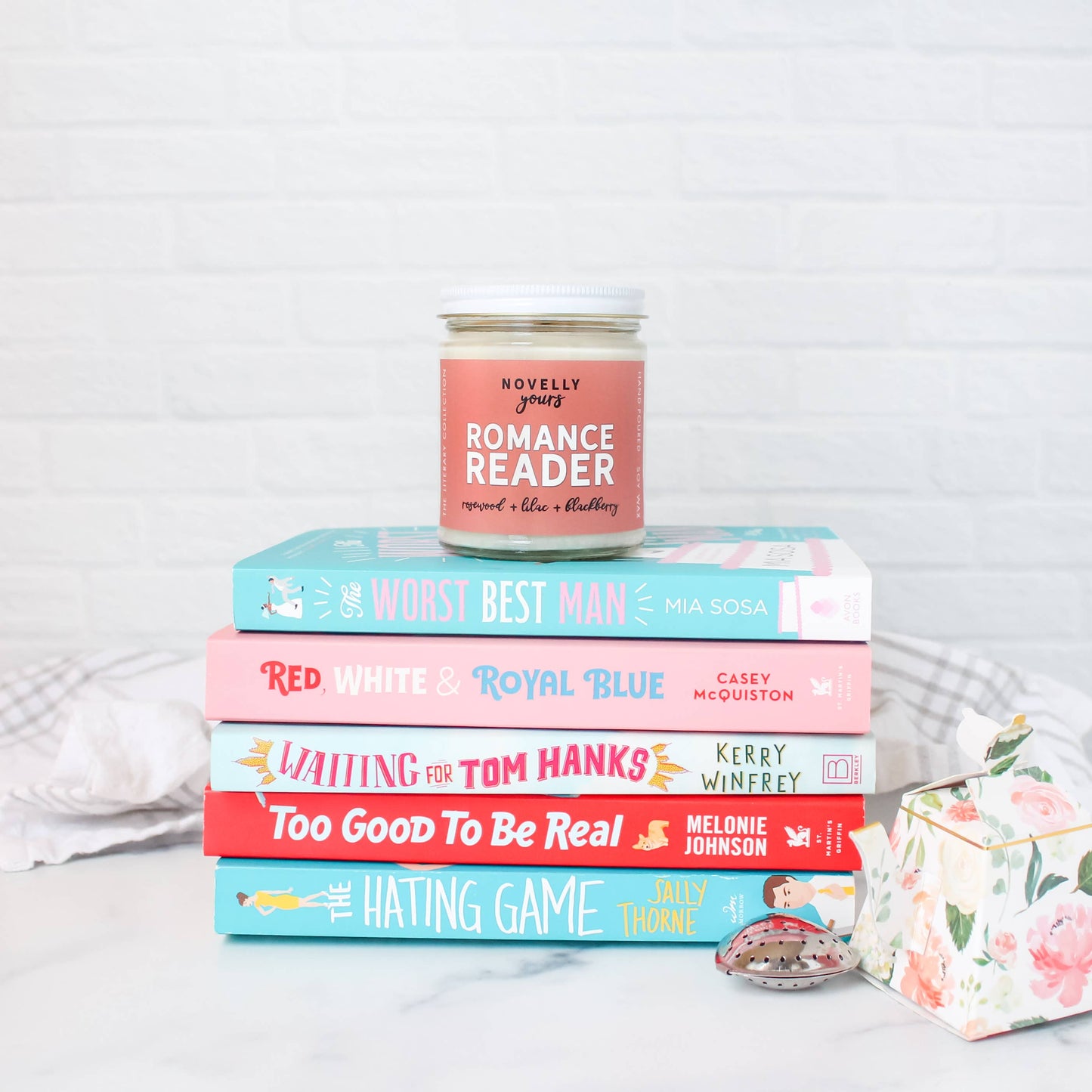 Romance Reader candle | Literary Gift for Bookworms