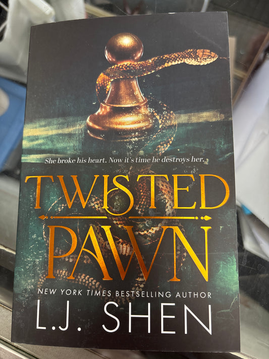 Twisted Pawn: Your new favourite dark and steamy romance series (UK Cover)