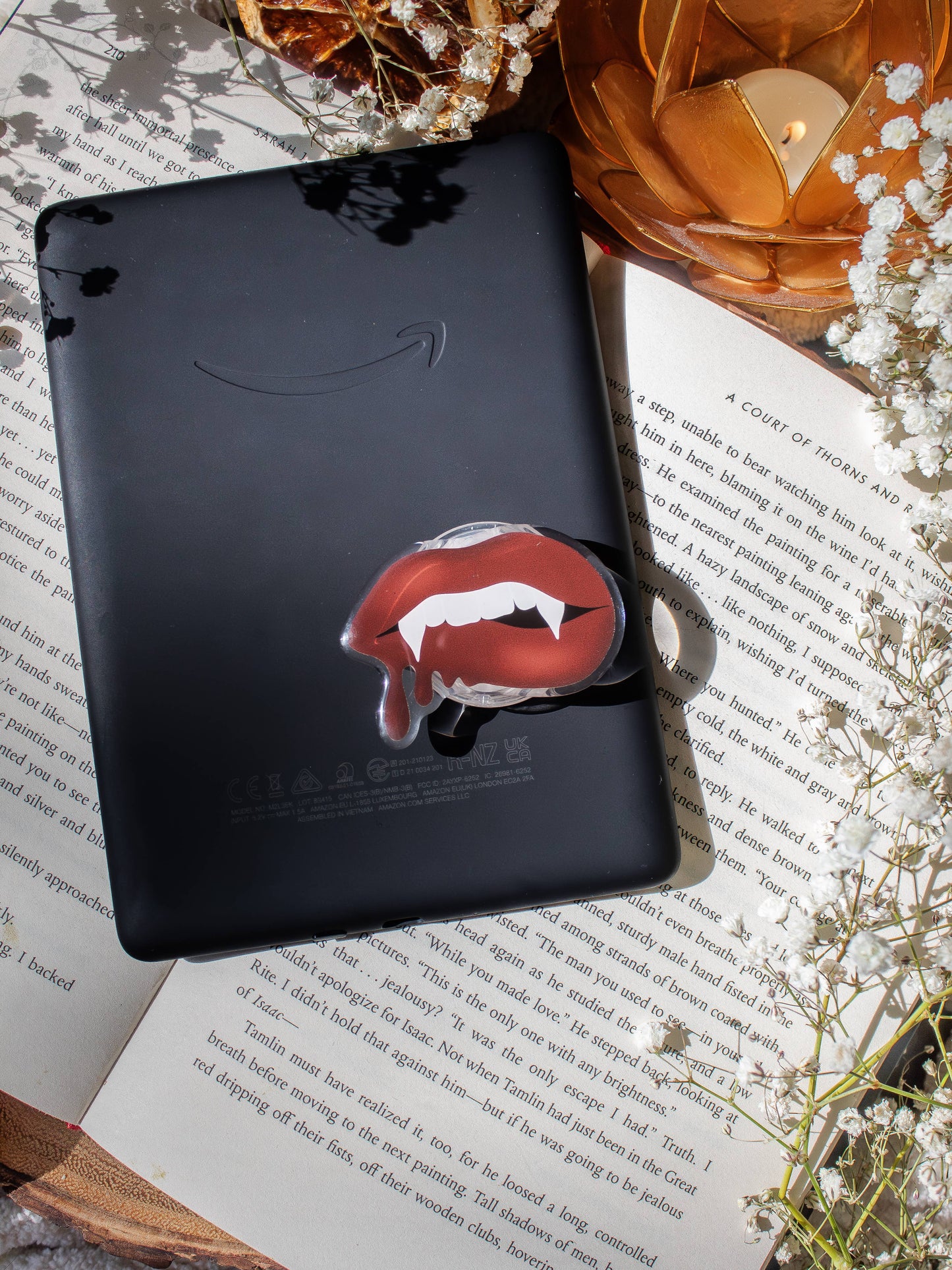 Vampire Bite Kindle / Phone Grip
